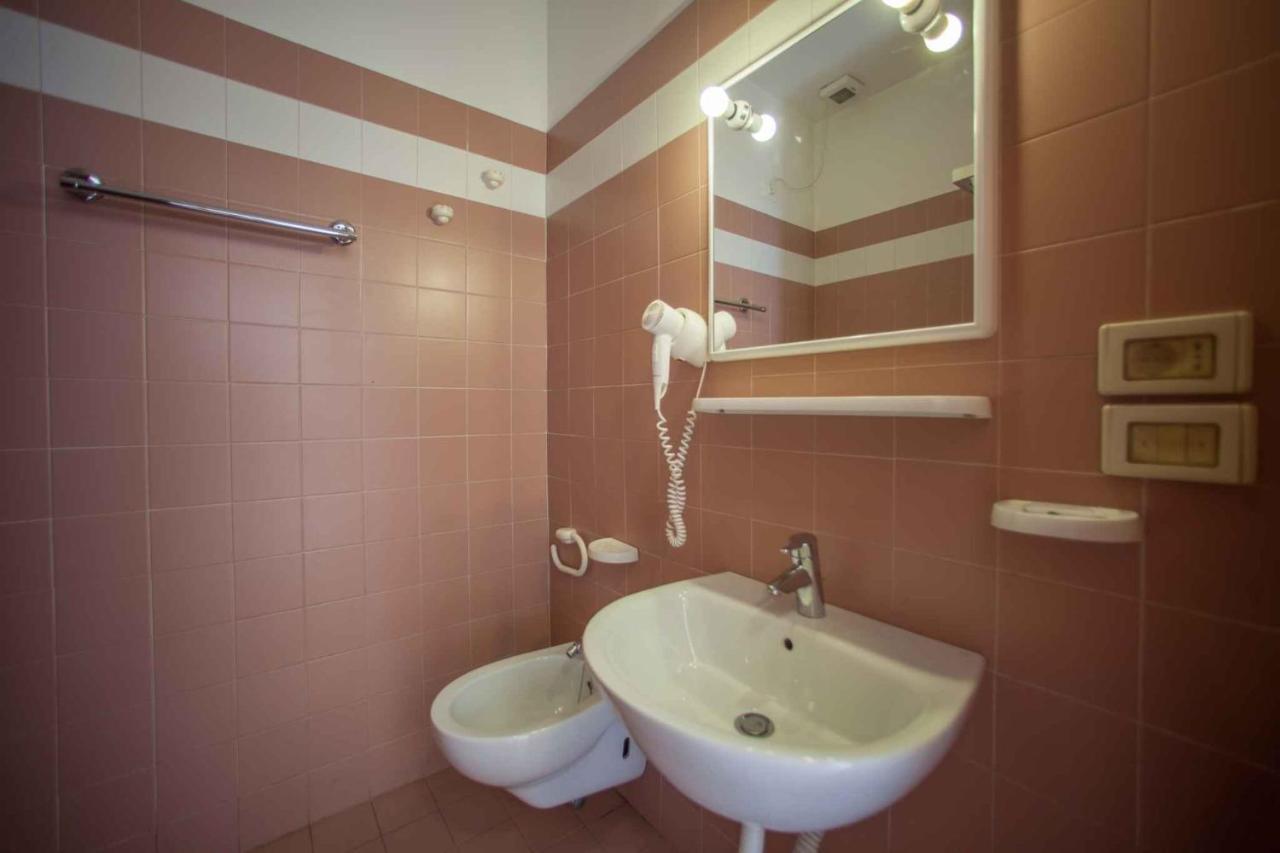 Holiday Homes In Sirmione/Gardasee 22174 Exterior photo