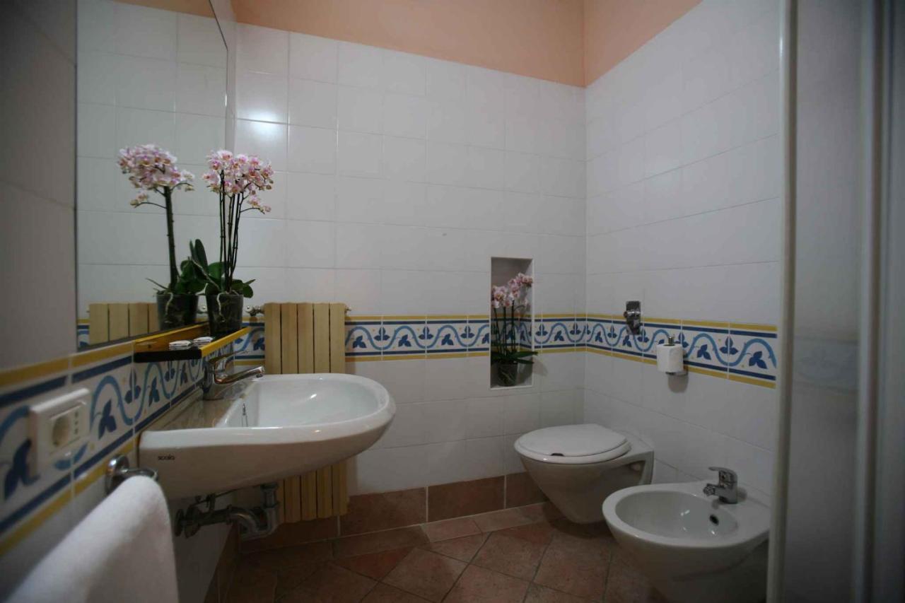 Holiday Homes In Sirmione/Gardasee 22174 Exterior photo